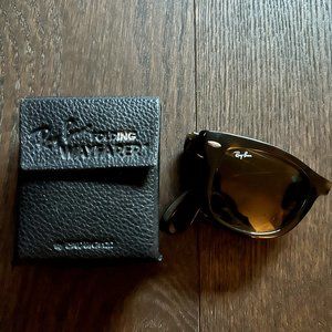 Ray-Ban Folding Wayfarer